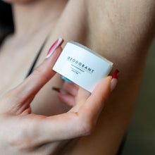 Load image into Gallery viewer, Women's 15-piece Toiletry Kit with Pouch